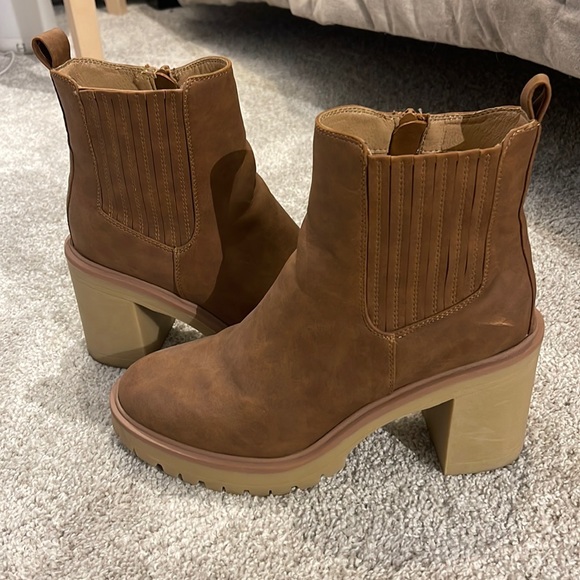 Dolce vita boots - Picture 1 of 3